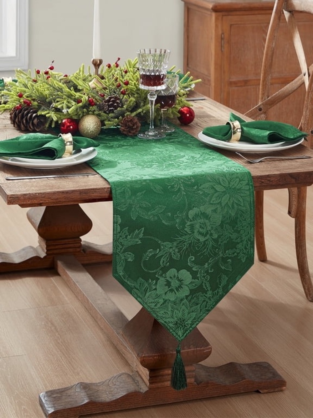 Classic Green Floral Damask Table Runner with Tassel